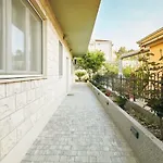 Casa Lägenhet Podstrana