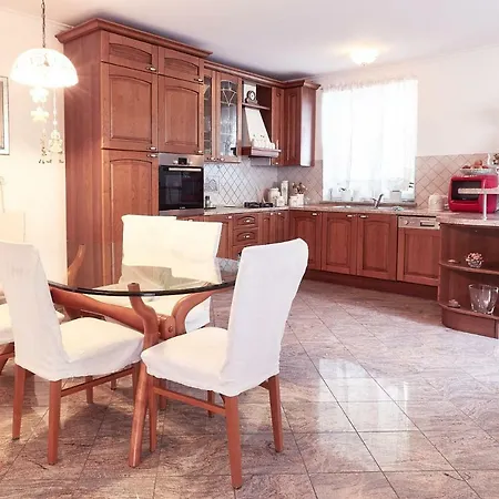 Casa شقة بودْسْتغانا